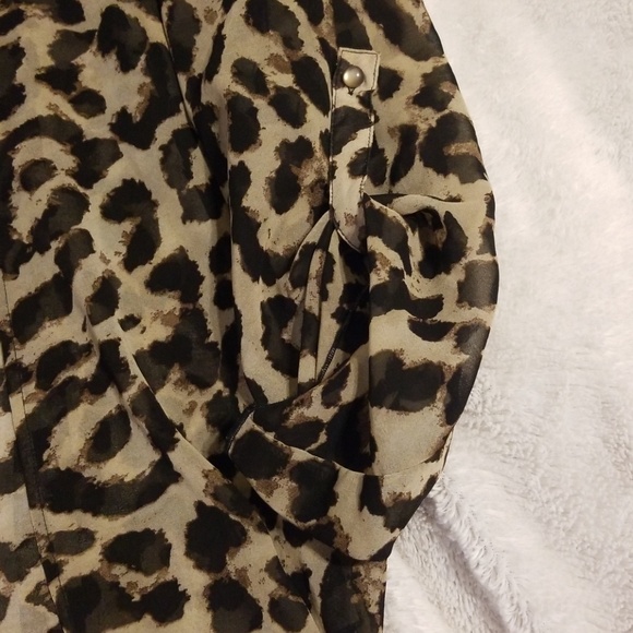 Cheetah print top - Picture 3 of 3